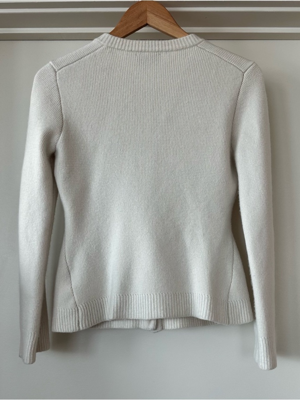 Quince Mongolian Cashmere Structured Cardigan in Ivory. Size S - Picture 7 of 16